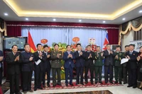 Các đại biểu tham dự buổi lễ. (Ảnh: Báo Thế giới và Việt Nam) 