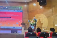 Toàn cảnh buổi ra mắt.