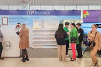 Khu vực gian hàng giới thiệu sản phẩm của Tập đoàn TH tại Global Expo Vladivostok 2024 thu hút nhiều khách hàng tham quan, trải nghiệm sản phẩm.