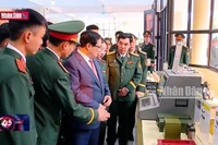Thủ tướng thăm và làm việc với Học viện Kỹ thuật quân sự