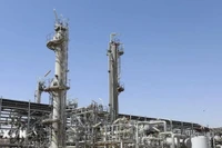 Nhà máy lọc dầu ở tỉnh Wasit, Iraq. (Ảnh: THX/TTXVN)