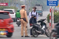 Giải quyết tình trạng mất an toàn giao thông tại cổng trường học