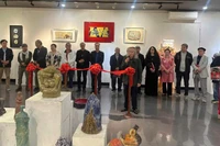 Chủ tịch Hội Mỹ thuật Việt Nam Lương Xuân Đoàn phát biểu khai mạc triển lãm.