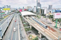 Tuyến Metro số 1 Bến Thành-Suối Tiên dài gần 20 km, có tổng mức đầu tư 43.757 tỷ đồng, dự kiến đưa vào khai thác thương mại cuối năm nay.