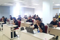 Lớp bồi dưỡng lý luận, cập nhật kiến thức cho cán bộ, đảng viên đối tượng 5 trên internet do Ban Tuyên giáo Tỉnh ủy Quảng Trị tổ chức.