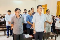 Các bị cáo tại phiên tòa ngày 17/2. 