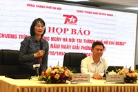 Phó Chủ tịch Ủy ban nhân dân Thành phố Hồ Chí Minh Trần Thị Diệu Thúy trả lời câu hỏi của phóng viên tại buổi họp báo.