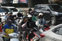 [Video] Hà Nội: Ùn tắc kéo dài, bến xe quá tải ngày đầu nghỉ lễ 30/4 - 1/5