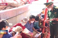 Vận động ngư dân khai thác thủy sản hợp pháp