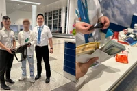 Anh Ch. vui mừng khi nhận lại tài sản để quên tại sân bay Nội Bài.