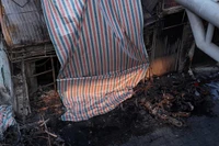 Mặt trước của quán cà-phê bị cháy khiến 11 người tử vong tại quận Bắc Từ Liêm, Hà Nội.