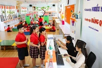 Giờ đọc sách tại thư viện trường tiểu học Kim Đồng, quận Ba Đình, thành phố Hà Nội. (Ảnh: THẾ ĐẠI)