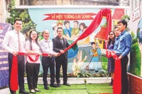 Quận Đoàn Hoàn Kiếm khánh thành công trình tranh tường bích họa tại khu vực số 39 phố Hàng Mành.