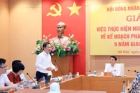 Trưởng ban Đô thị, Hội đồng nhân dân thành phố Đàm Văn Huân trao đổi về tiến độ thực hiện Kế hoạch đầu tư công trung hạn 5 năm 2021-2025.
