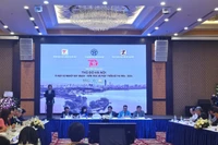 Chủ tịch Hội Quy hoạch phát triển đô thị Việt Nam Trần Ngọc Chính phát biểu tại hội thảo.