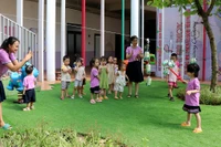 Nhà trẻ trong Khu nhà ở xã hội bố trí cho người lao động làm việc tại Khu công nghiệp, xã Ðông Tiến, huyện Yên Phong.