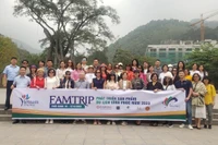 Đoàn farmtrip thăm khu danh thắng Tây Thiên.