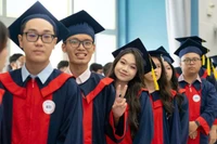 Tân cử nhân, tân thạc sĩ của Trường đại học Việt Đức.