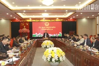 Đồng chí Nguyễn Đình Việt, Phó Bí thư Tỉnh ủy, Chủ tịch Ủy ban nhân dân tỉnh Sơn La chủ trì cuộc họp.