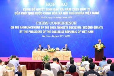 Toàn cảnh họp báo.