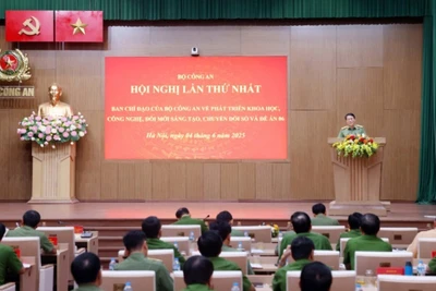 Toàn cảnh hội nghị.