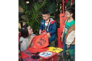 Niềm vui đầu năm với chữ và đạo học tại một không gian văn hóa tư nhân ở thành phố Huế. Ảnh: Xuân Thao