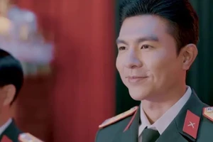 Diễn viên Steven Nguyễn (bên phải ảnh) đảm nhận vai chính trong phim.