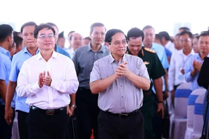 Thủ tướng Phạm Minh Chính tại buổi phát động đợt thi đua cao điểm “500 ngày đêm thi đua hoàn thành 3.000 km đường bộ cao tốc”. Ảnh: Dương Giang-TTXVN 