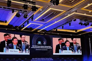 Bộ trưởng Tài chính Nguyễn Văn Thắng tham dự Hội nghị Bộ trưởng Tài chính APEC lần thứ 32 tại Incheon (Hàn Quốc).