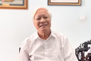 TS Nguyễn Viết Chức. 