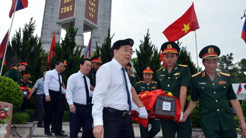 Những người con ưu tú của dân tộc đã anh dũng chiến đấu, hy sinh vì độc lập tự do của Tổ quốc, vì nghĩa vụ quốc tế cao cả nay được tìm kiếm, cất bốc và đưa về an nghỉ tại đất Mẹ.