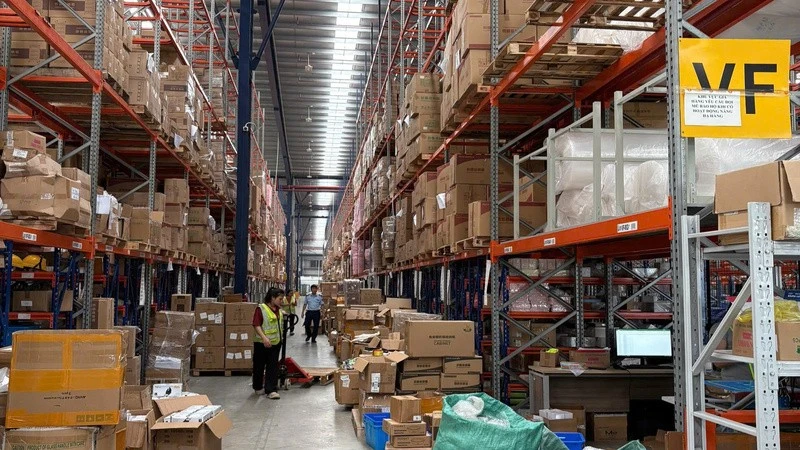 Kho hàng khi bị lực lượng chức năng phát hiện.