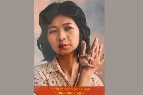 Tấm ảnh khi “Tiểu Long Nữ” bị thẩm vấn, tra tấn (Ảnh phục chế: Bảo tàng Biệt động Sài Gòn)