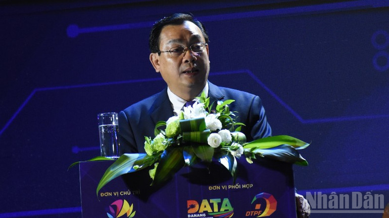 Herr Nguyen Trung Khanh, Direktor der vietnamesischen Tourismusbehörde, hielt auf der Konferenz eine Rede. (Foto: ANH DAO) ndo_br_dsc-7692-7199.jpg