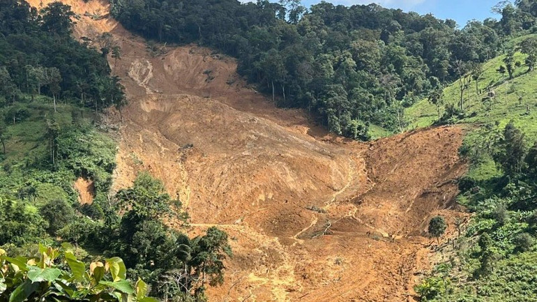 ভূমিধস এলাকার দৃশ্য। 2ffd6b9f7557f909a046-6172.jpg