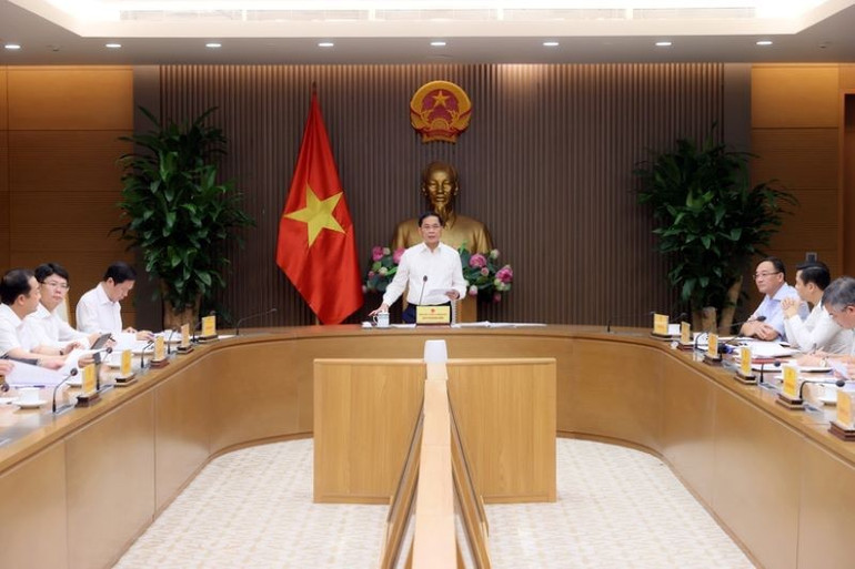 Phó Thủ tướng Bùi Thanh Sơn chủ trì phiên họp của Ban Chỉ đạo Lễ mở ký Công ước của Liên Hợp Quốc về chống tội phạm mạng và các sự kiện liên quan tại Việt Nam. (Ảnh: VGP/Hải Minh) 41.jpg