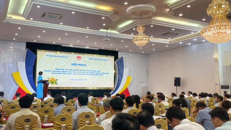 Quang cảnh hội nghị sáng ngày 12/9. 0244dbb0fc3a77642e2b-7217.jpg