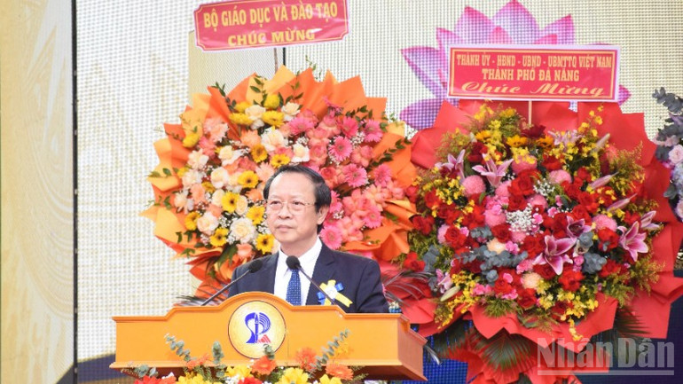 អនុរដ្ឋមន្ត្រីអចិន្ត្រៃយ៍ក្រសួងអប់រំ និងបណ្តុះបណ្តាល Pham Ngoc Thuong ថ្លែងក្នុងកម្មវិធី។ ndo_br_dsc-9290-1578.jpg