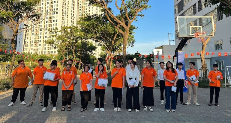Những học sinh Trường Hope tự tin bước vào Kỳ thi tốt nghiệp trung học phổ thông năm 2025. (Ảnh: Q.Q) cac-con.jpg