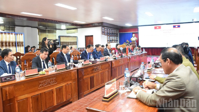 Toàn cảnh hội nghị. (Ảnh: ANH ĐÀO) ndo_br_sekong1-7663.jpg