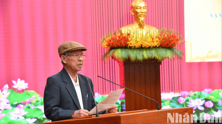 Nhà báo Hồ Duy Lệ, nguyên Tổng Biên tập Báo Quảng Nam (1997-2005) phát biểu tại hội thảo. (Ảnh: ANH ĐÀO) 604f20f4110fa551fc1e-8526.jpg
