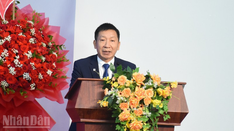 Førsteamanuensis dr. Le Thanh Bac, visepresident ved Danang University, talte på arrangementet. (Foto: ANH DAO) ndo_bl_dsc-6513-1927.jpg