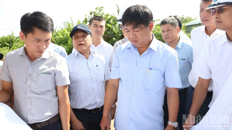Lãnh đạo thành phố Đà Nẵng kiểm tra tiến độ các dự án trọng điểm trên địa bàn thành phố. ndo_br_1eb76cc6098783d9da96-4022.jpg