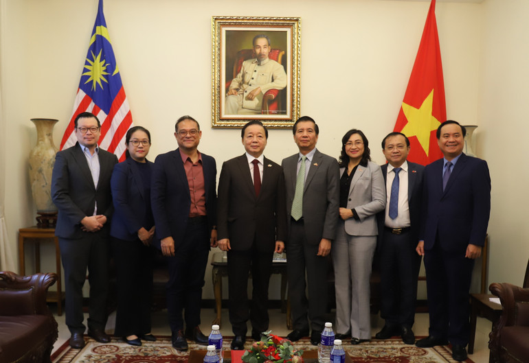 vna-potal-pho-thu-tuong-chinh-phu-tran-hong-ha-lam-viec-voi-cac-doanh-nghiep-hiep-hoi-cua-malaysia-8282623.jpg