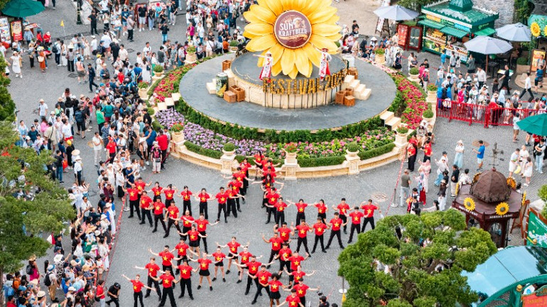 Du khách tham quan Khu du lịch Sun World Ba Na Hills trong ngày 2/9 dji-20250823153255-0089-d-8948.jpg