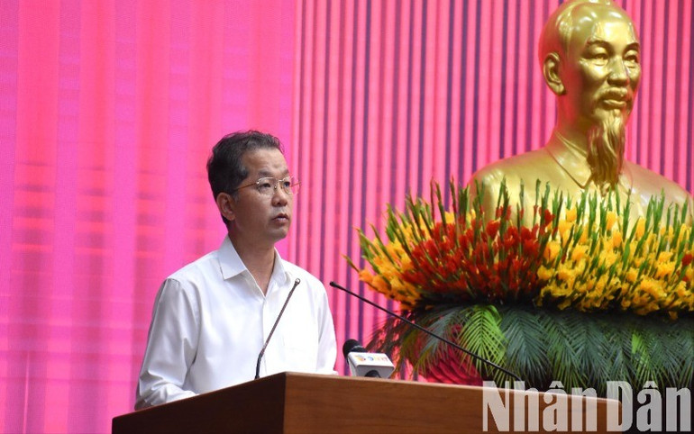 Bí thư Thành ủy Đà Nẵng Nguyễn Văn Quảng phát biểu tại hội nghị. (Ảnh: ANH ĐÀO) a-quang-3388.jpg