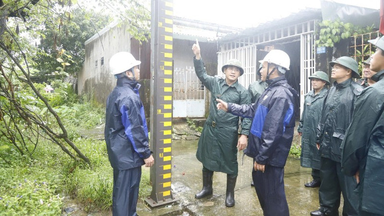 Đoàn kiểm tra khu vực K161 Mẹ Suốt-nơi là rốn lũ của Đà Nẵng thời gian qua. 8d485a14aef323ad7ae2-161.jpg