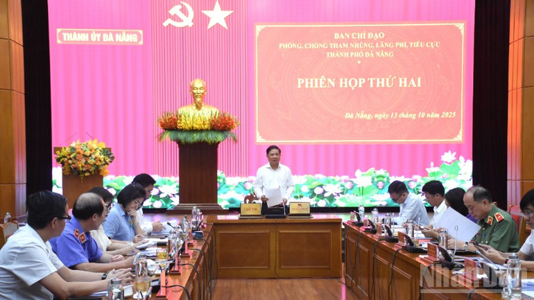Cuộc họp sẽ cho ý kiến vào 11 nội dung lớn. (Ảnh: ANH ĐÀO) ndo_br_bt-triet-5847.jpg