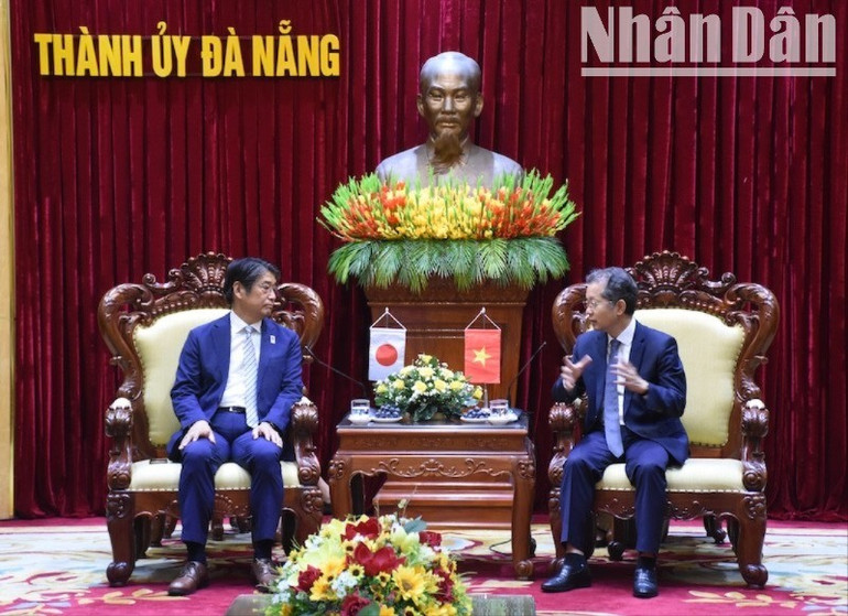 Bí thư Thành ủy Đà Nẵng Nguyễn Văn Quảng tiếp Đại sứ đặc mệnh toàn quyền Nhật Bản tại Việt Nam Ito Naoki. anh-quang-2407.jpg