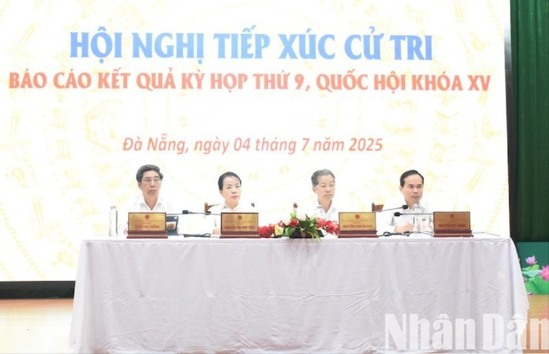 Đoàn đại biểu Quốc hội thành phố Đà Nẵng tiếp xúc cử tri sáng 4/7. txct-4981.jpg